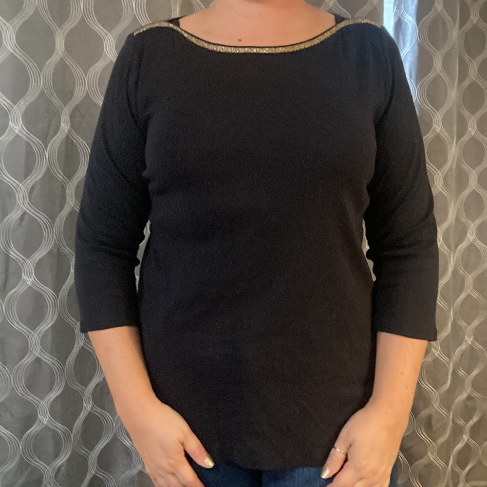 Croft & Barrow 3/4 sleeve tee with gold trim at neck and shoulders. Size XL